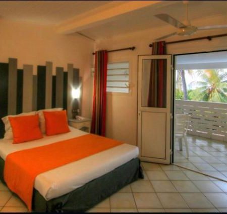 לה טריניטה Hotel Caravelle מראה חיצוני תמונה